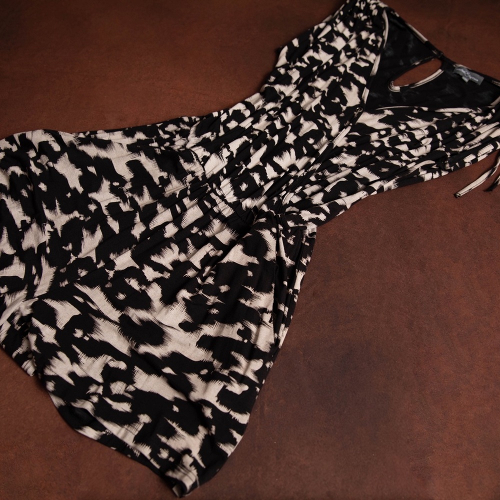 Black and Cream Shorts Romper (S) - Picture 3 of 4
